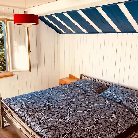 Daire Gemuetliches Chalet An Bester Lage Jona